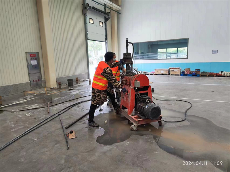 鲁甸厂房地面下沉塌陷注浆加固施工